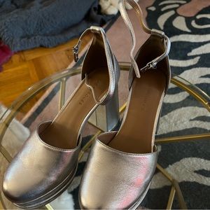 Silver Metallic platform ankle strap heels 🩶